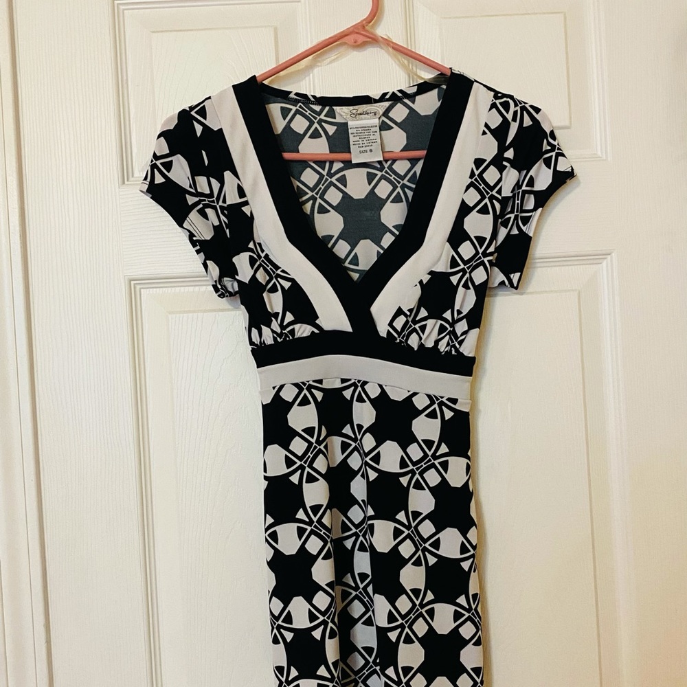 Black and White Summer Top with Tie